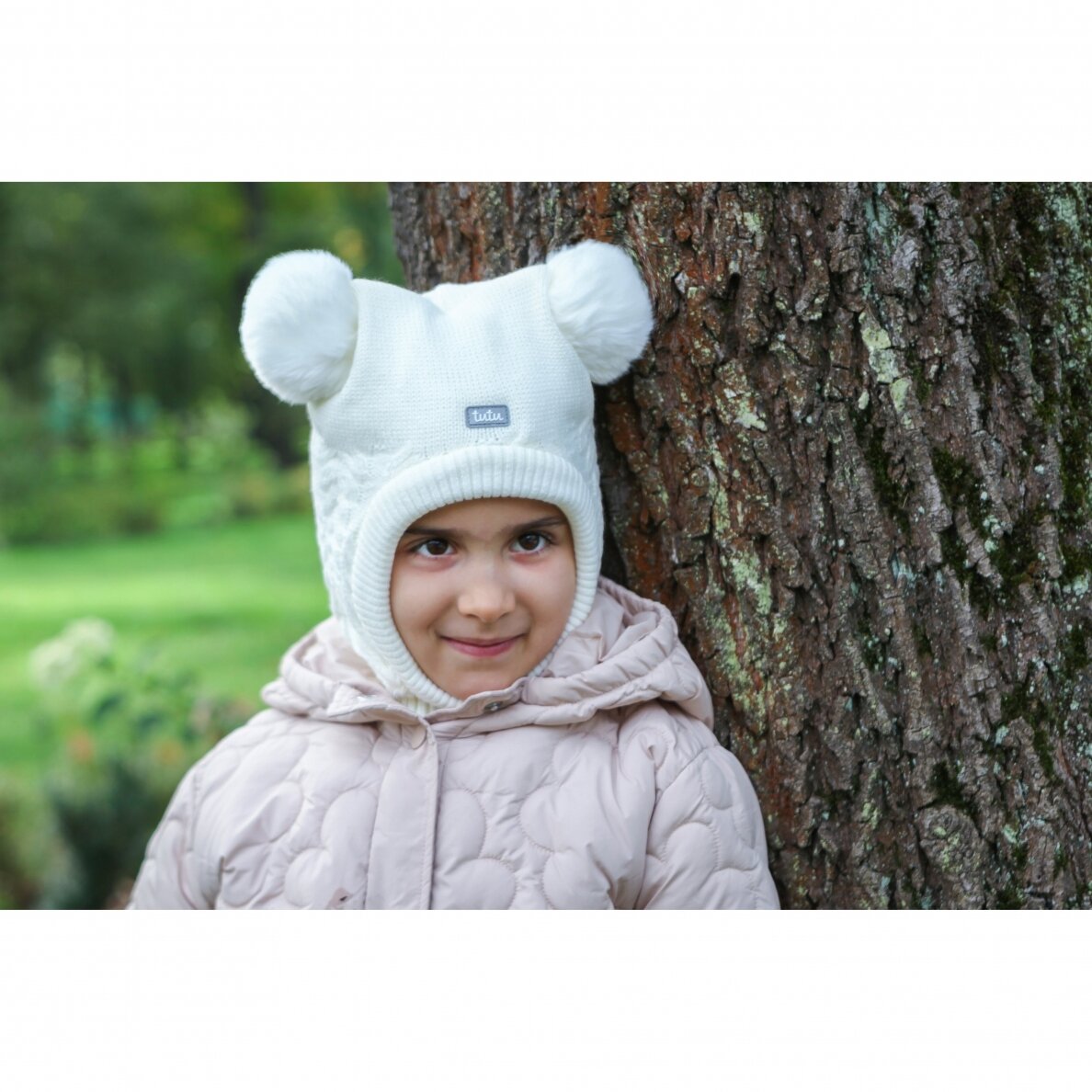 TuTu žieminis šalmukas su bumbulais TuTu žieminis šalmukas su bumbulais